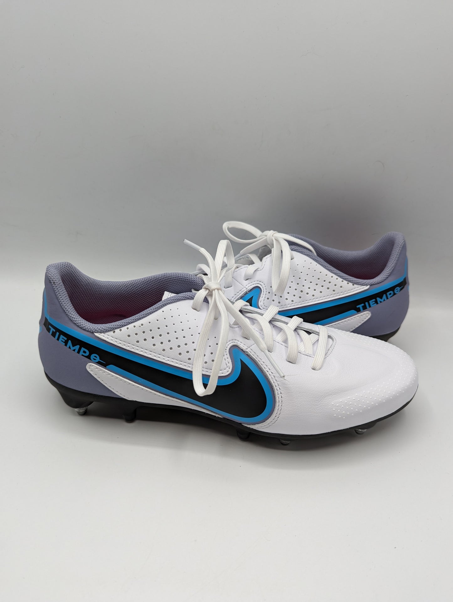 Nike Tiempo Legend 8 Academy Anti Clog Soft Ground Boots - Mens - White