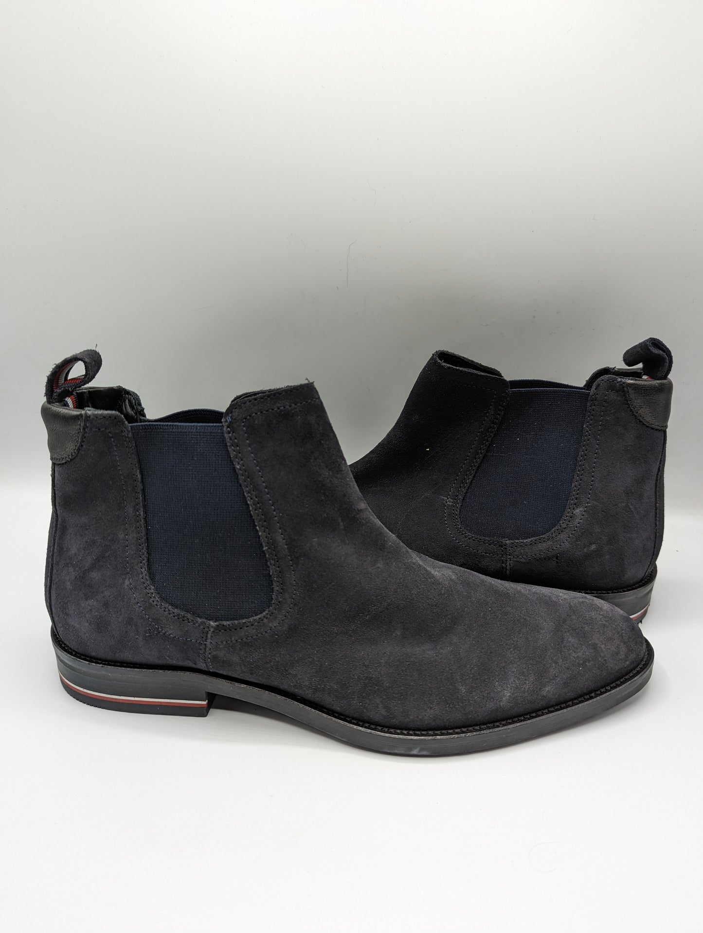 TOMMY HILFIGER Signature Hilfiger Suede Chelsea Boots - Mens - Blue