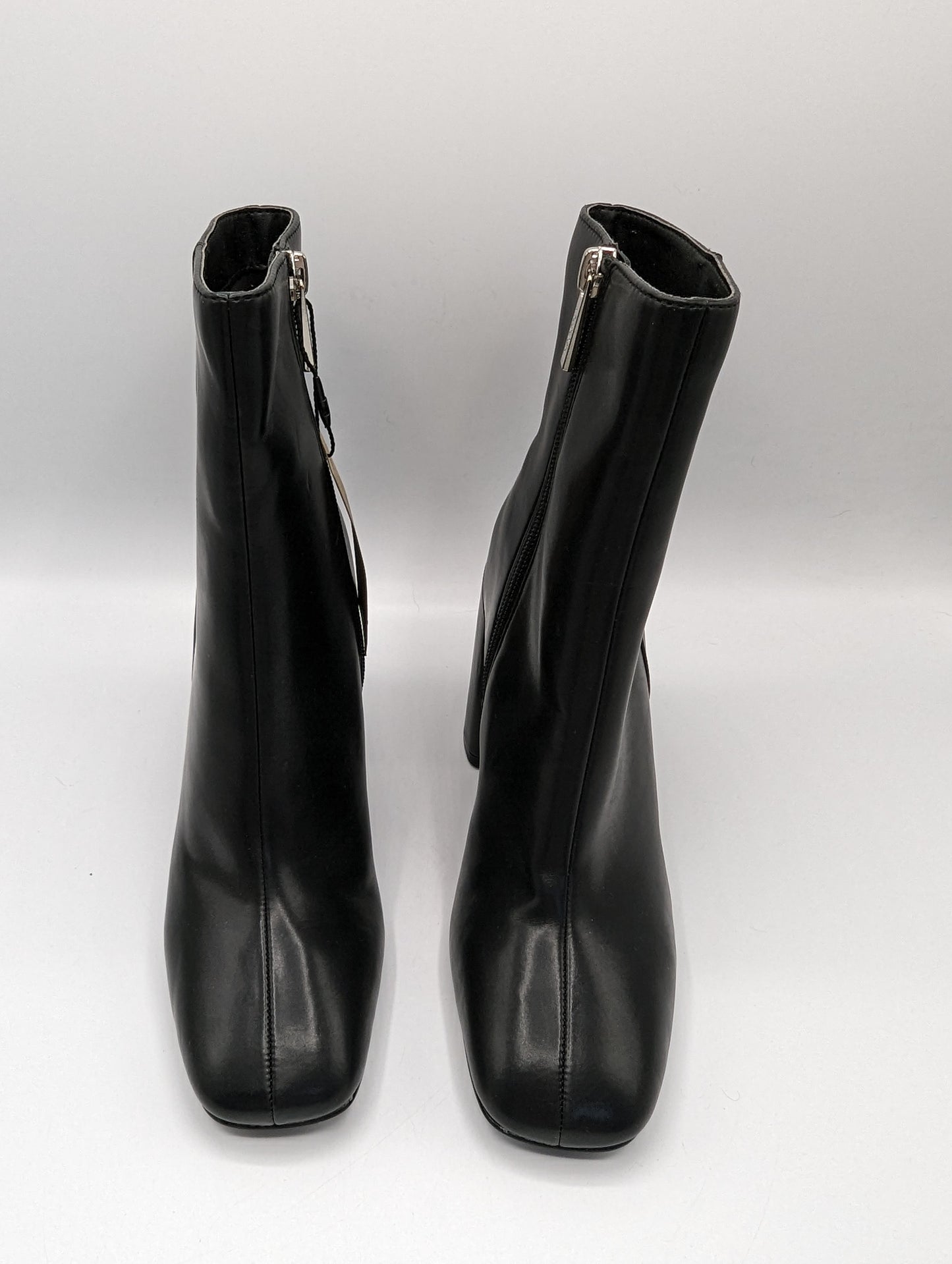 STEVE MADDEN Streams Boots Womens Ankle Boots with a Block Heel - Black