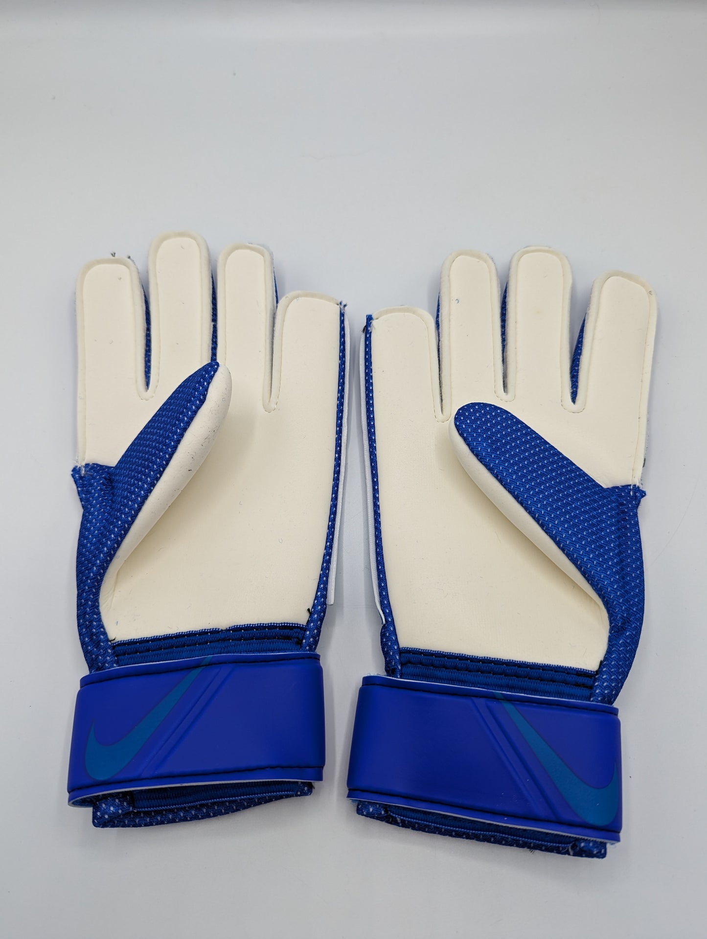 Nike Match Goalkeeper Gloves - Adults- Blue