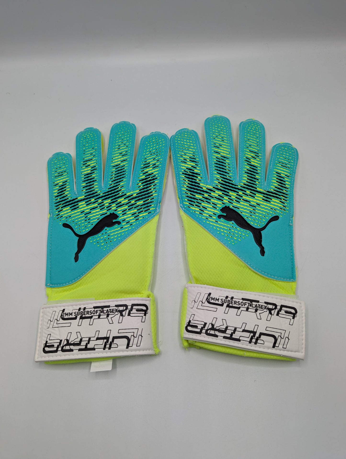 Puma Goalkeeper Gloves - Adults - Green