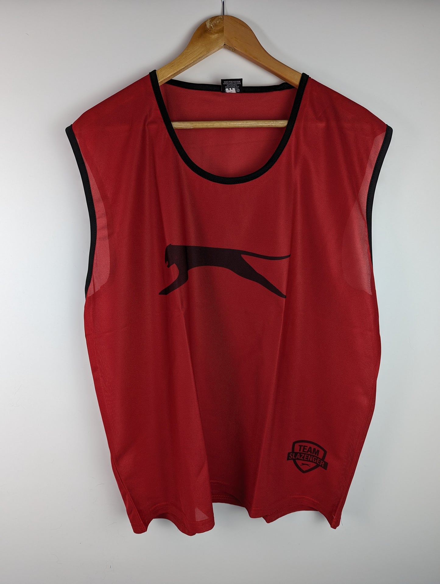 X10 Slazenger Training Bibs Adults/Senior - Red