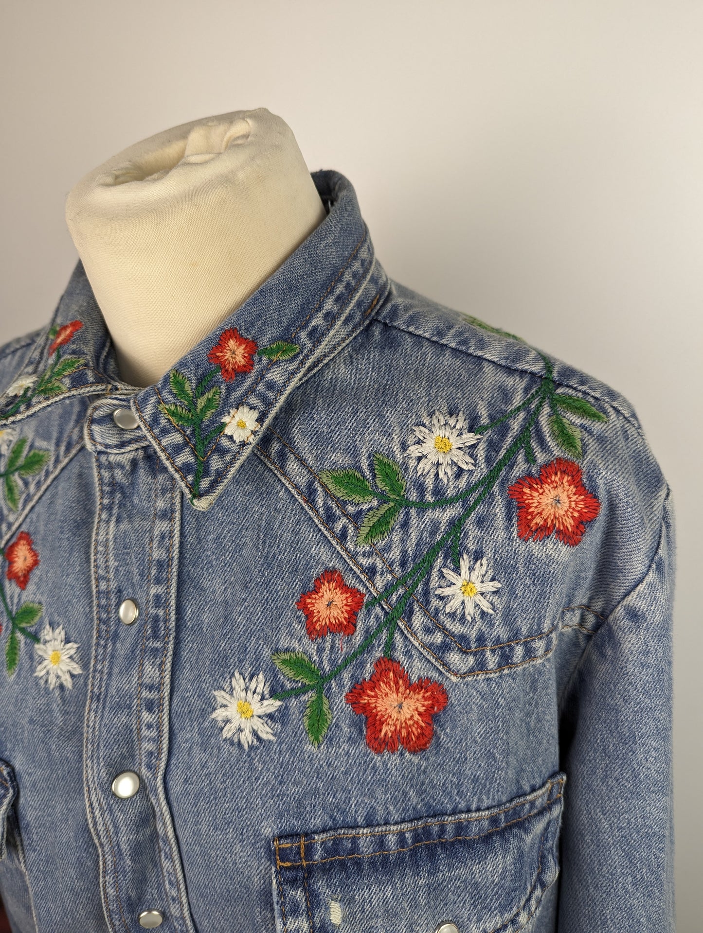 Polo Ralph Lauren Womens floral-embroidered denim shirt - Blue