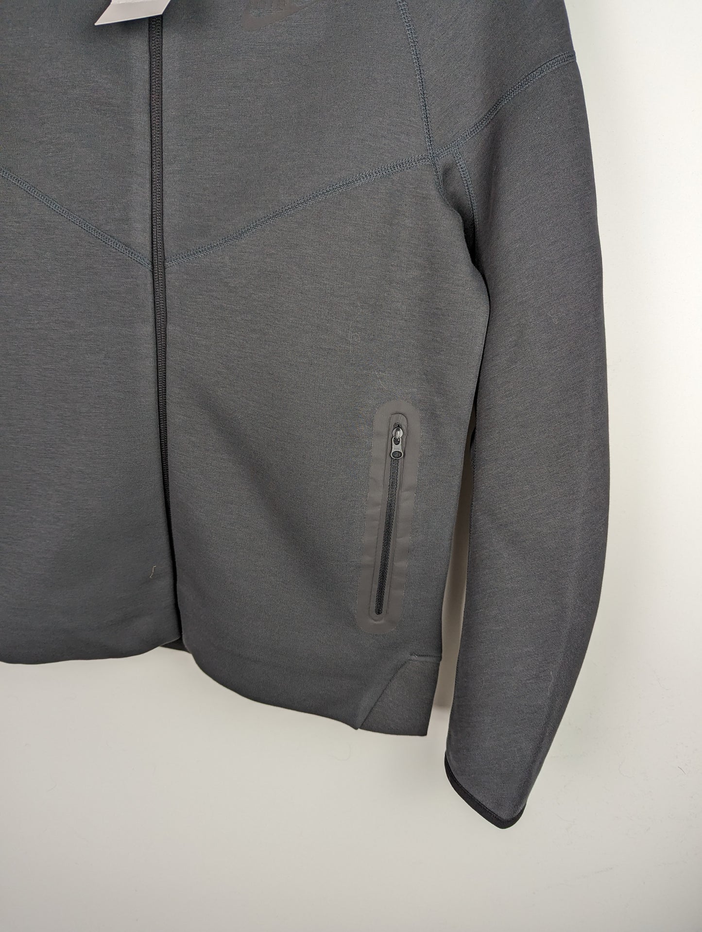 Nike Sportswear Tech Fleece Older Boys Full-Zip Hoodie - Grey