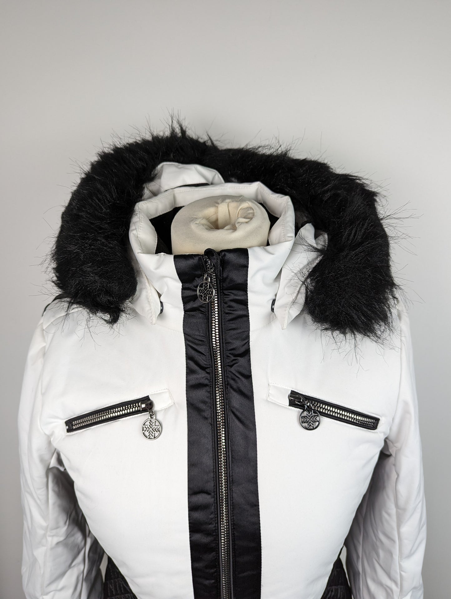 DARE2B X JULIEN MACDONALD Mastery Ski Jacket - White