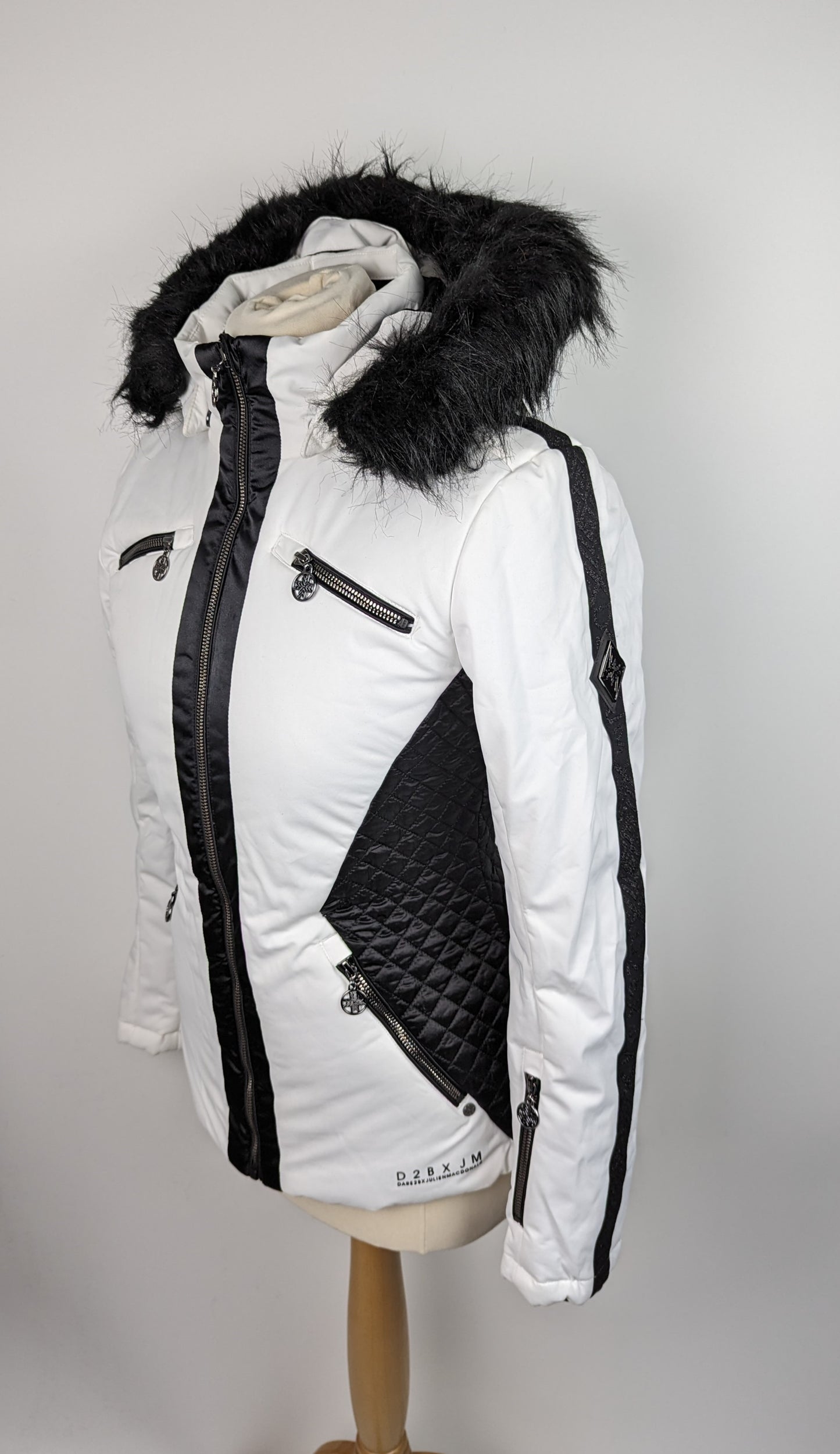 DARE2B X JULIEN MACDONALD Mastery Ski Jacket - White