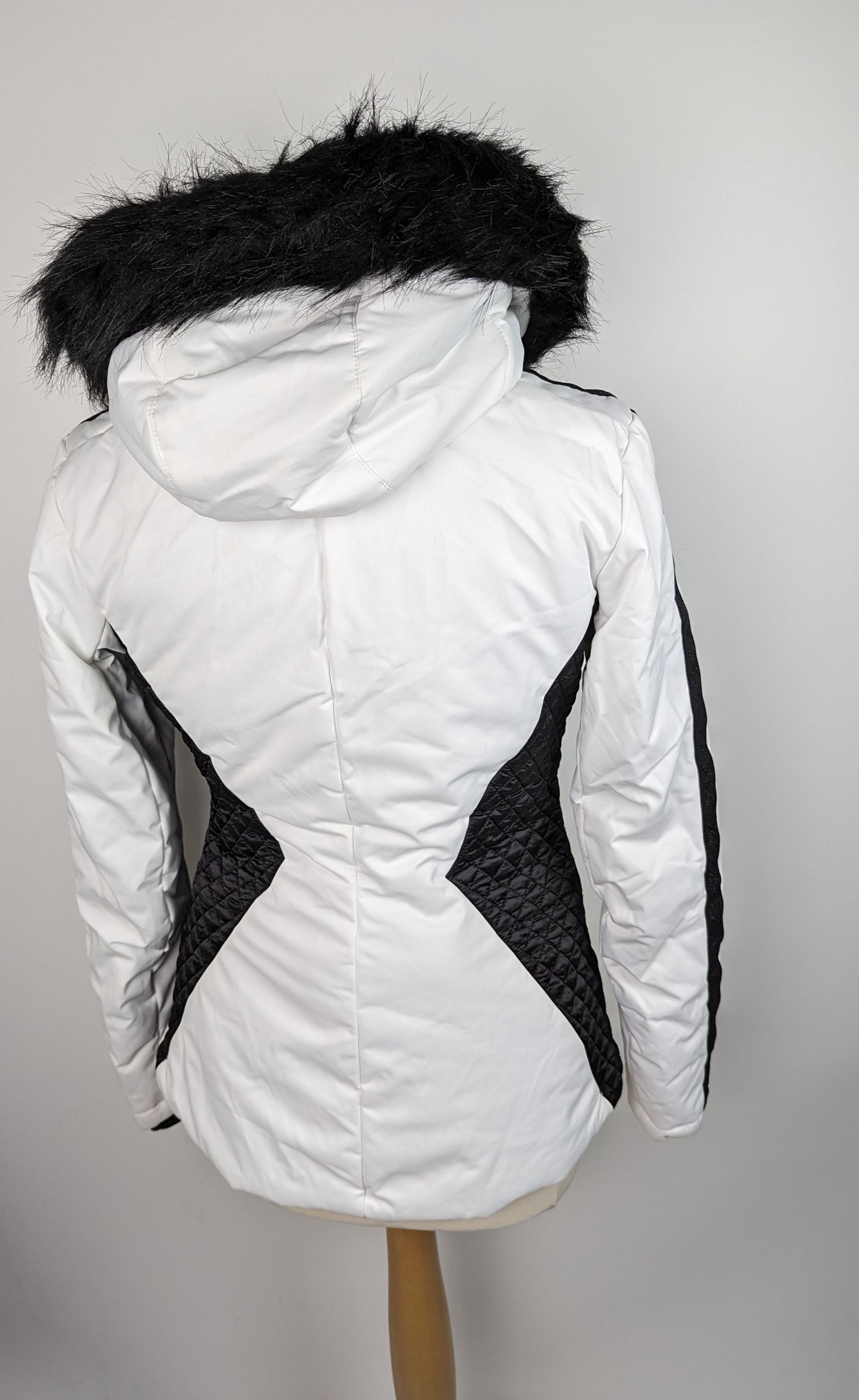 DARE2B X JULIEN MACDONALD Mastery Ski Jacket - White