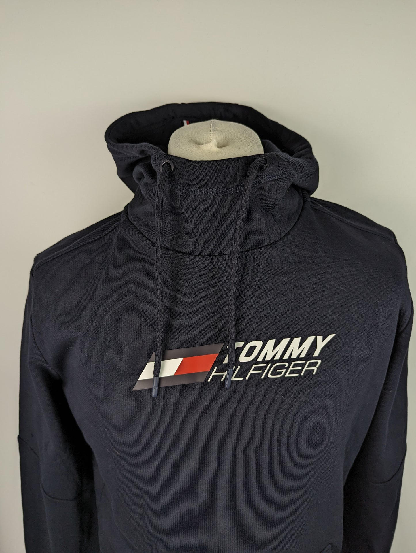 TOMMY HILFIGER Men's Essential Hoodie - Navy Blue