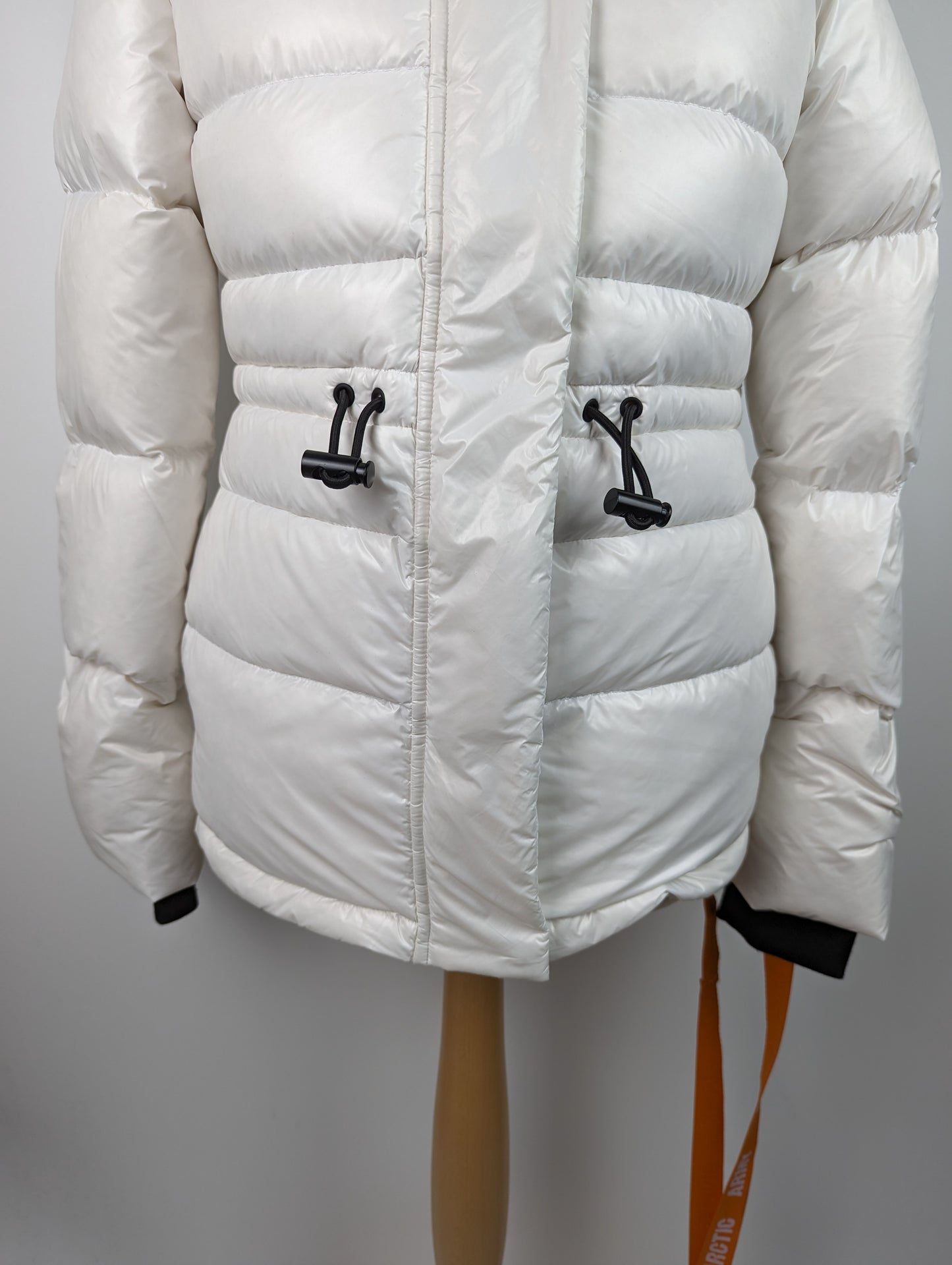 ARCTIC ARMY Women's London Short Puffer Jacket - White