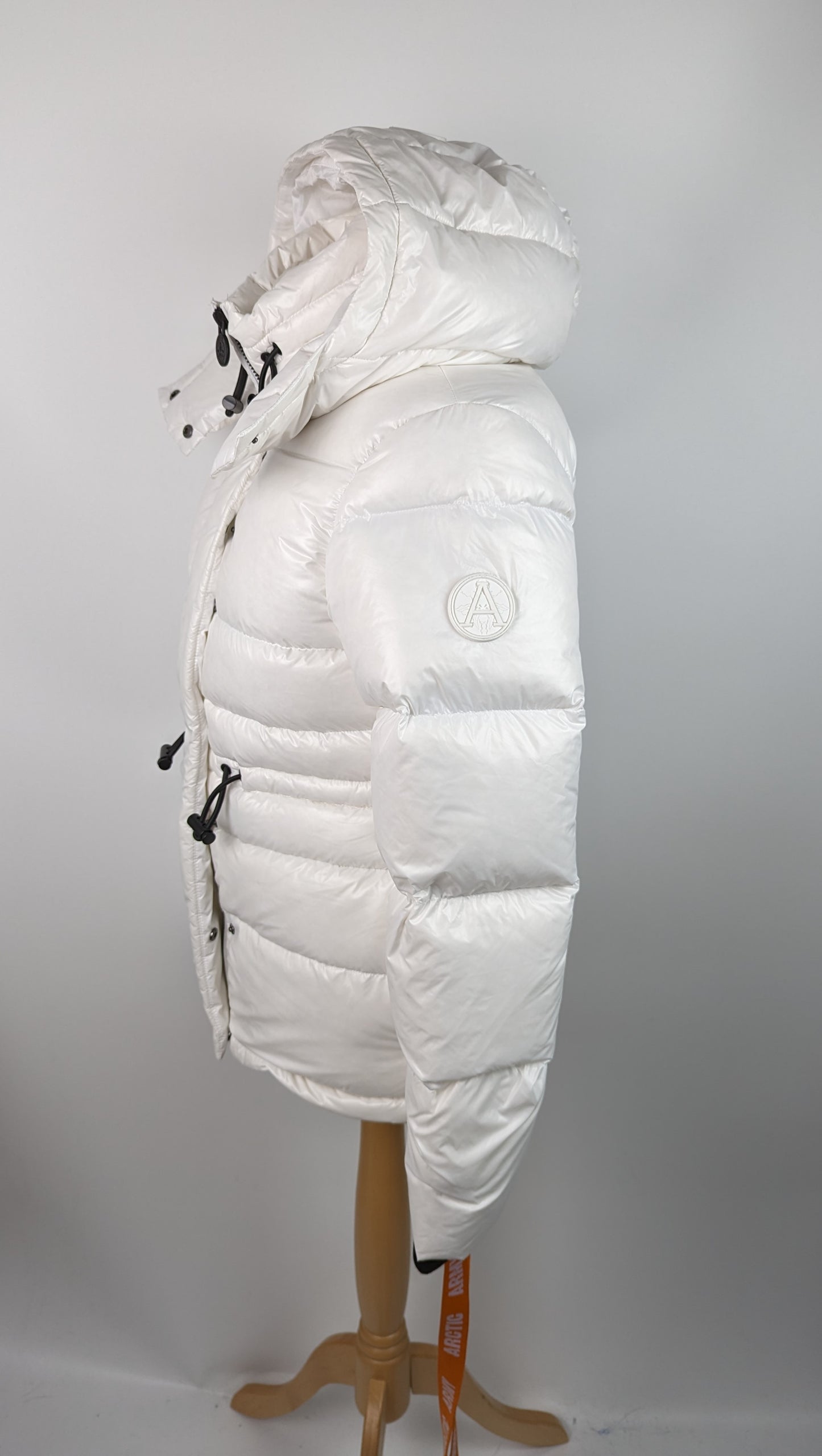 ARCTIC ARMY Women's London Short Puffer Jacket - White