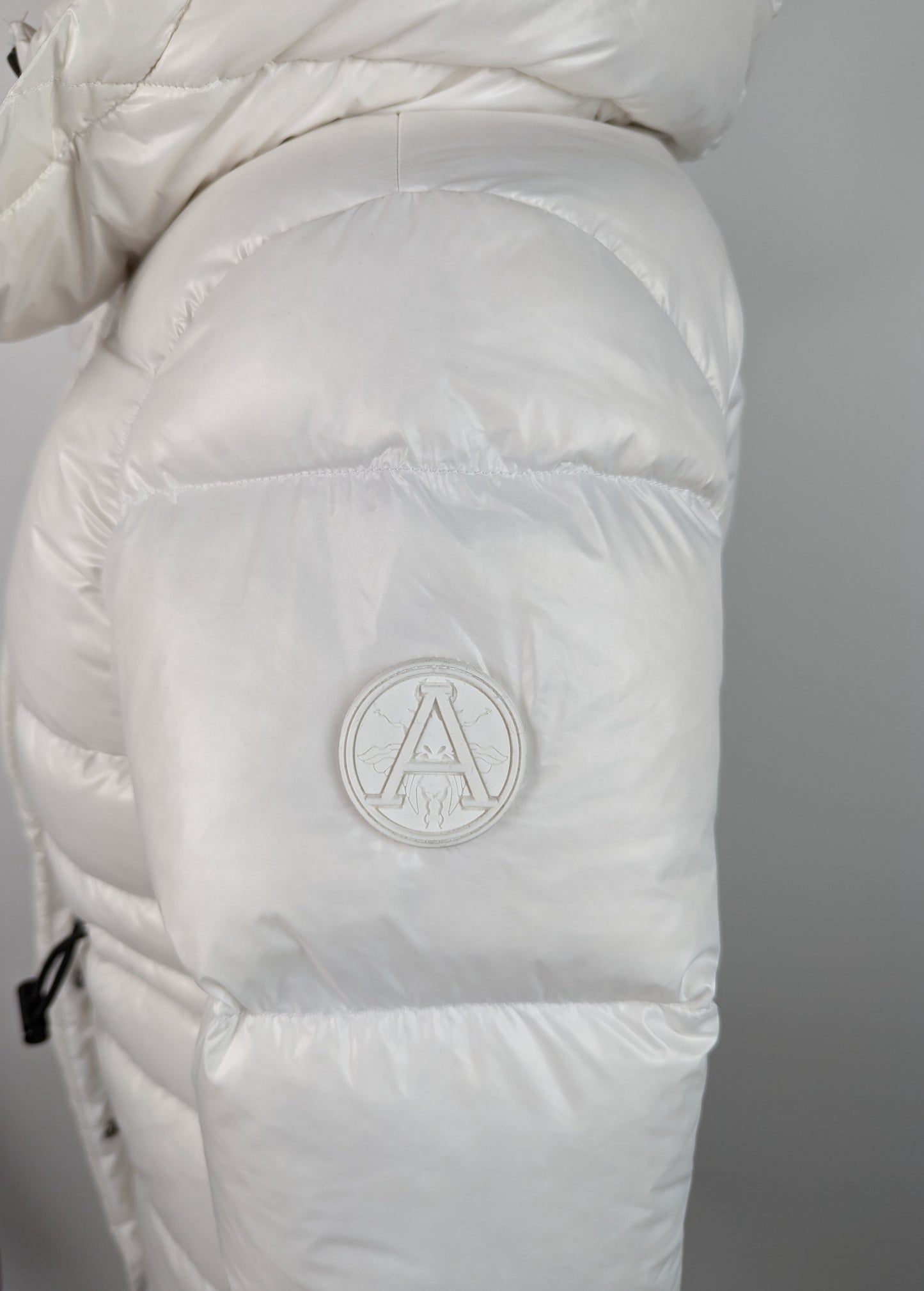 ARCTIC ARMY Women's London Short Puffer Jacket - White