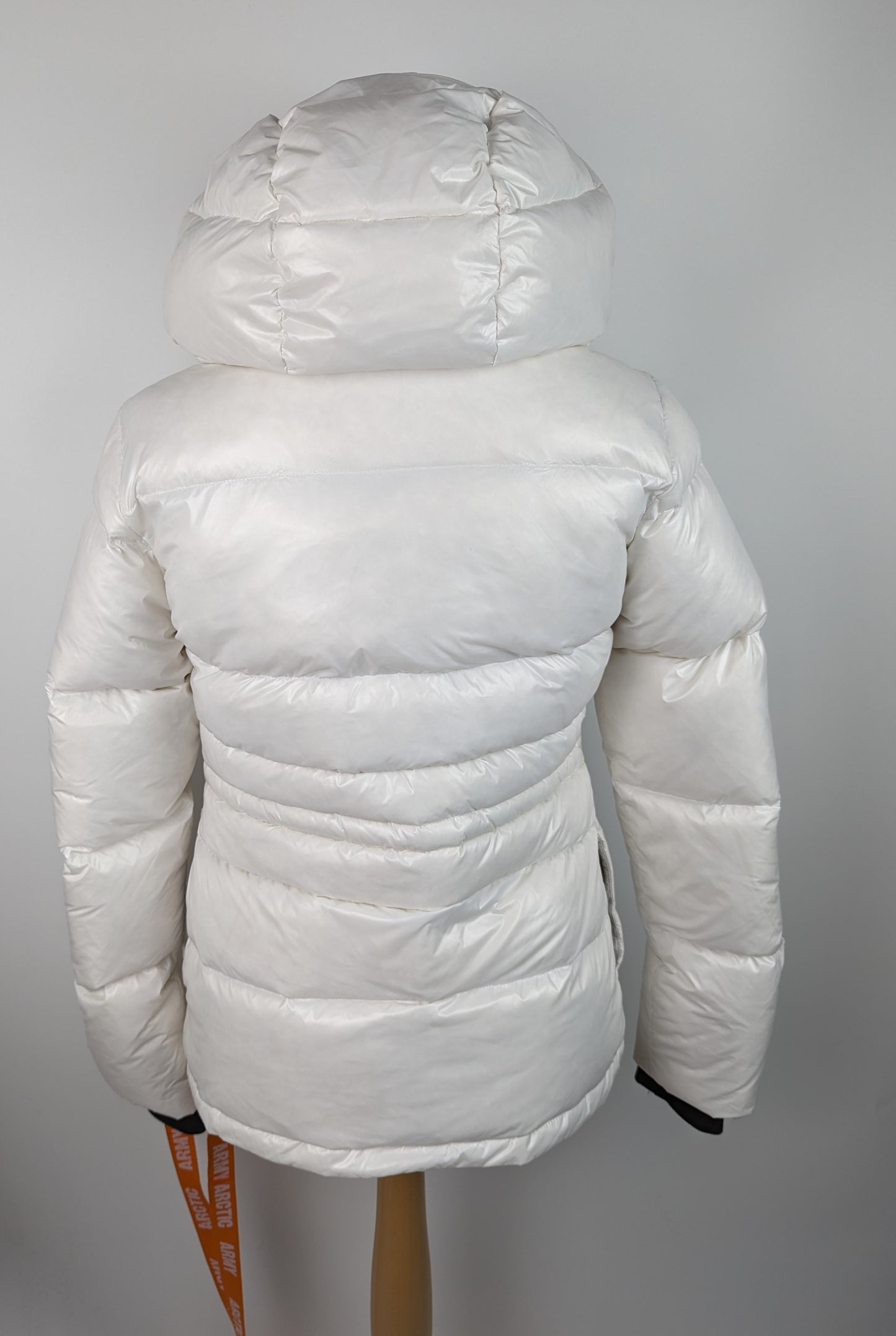 ARCTIC ARMY Women's London Short Puffer Jacket - White