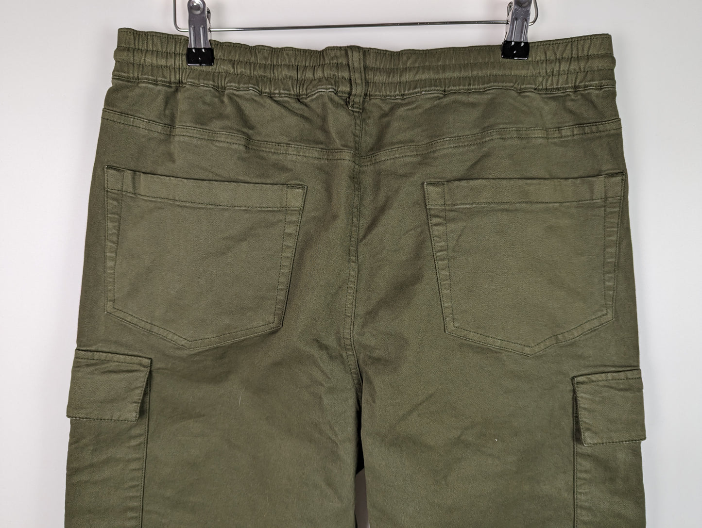 BARBOUR Mens Beacon Cargo Trousers - Olive Green