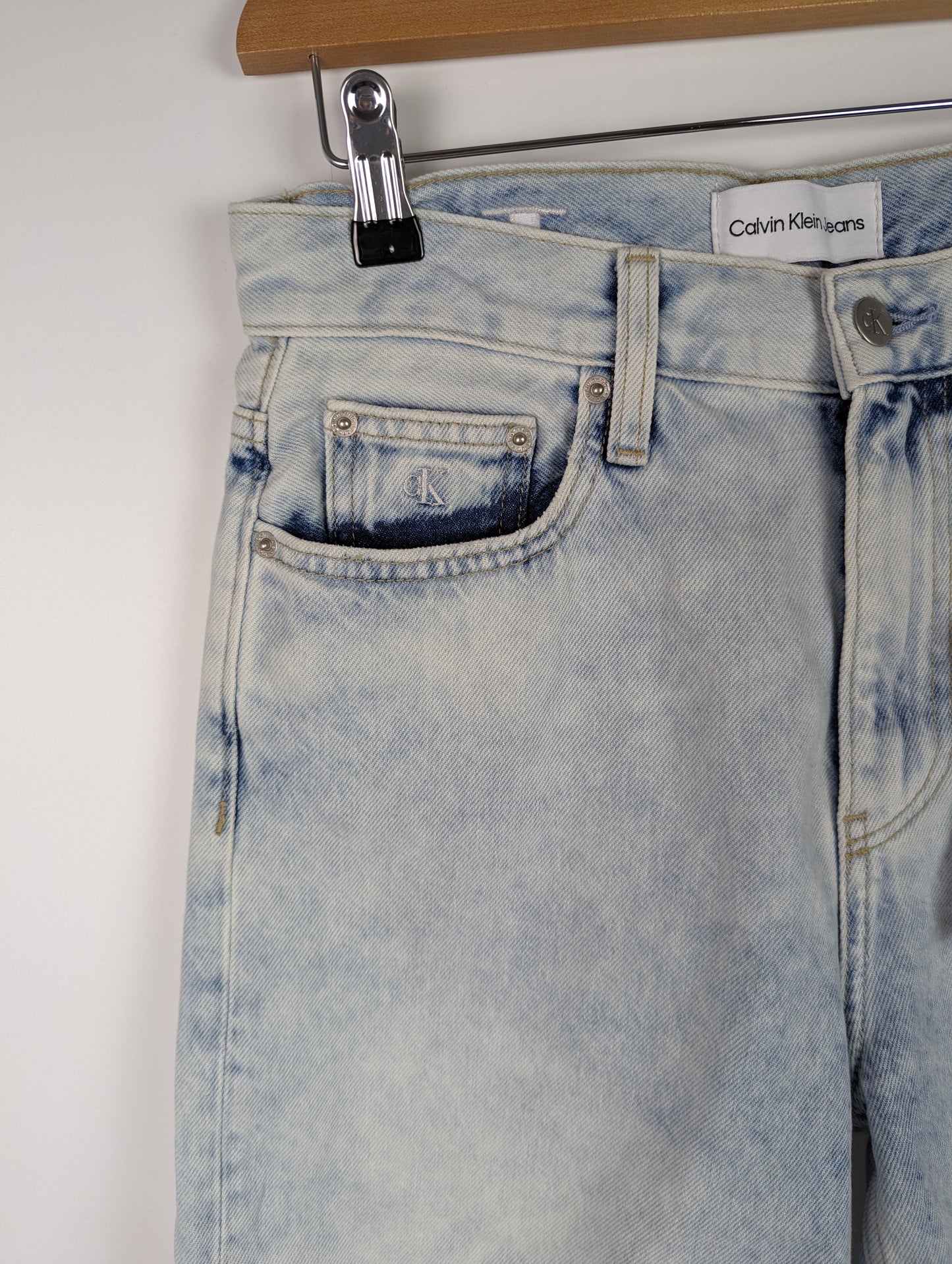 CALVIN KLEIN JEANS Mom Jean Shorts - Light Denim