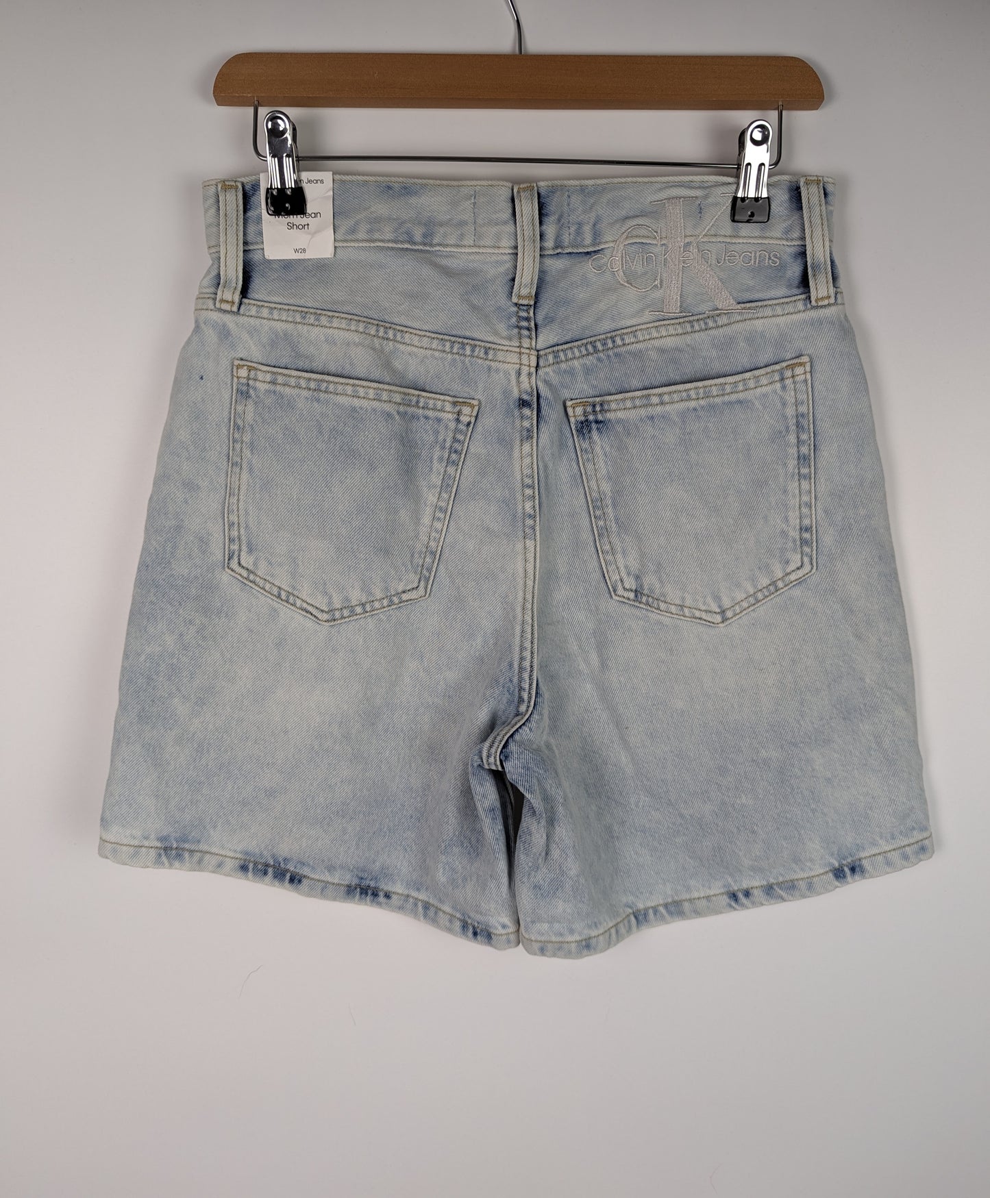 CALVIN KLEIN JEANS Mom Jean Shorts - Light Denim