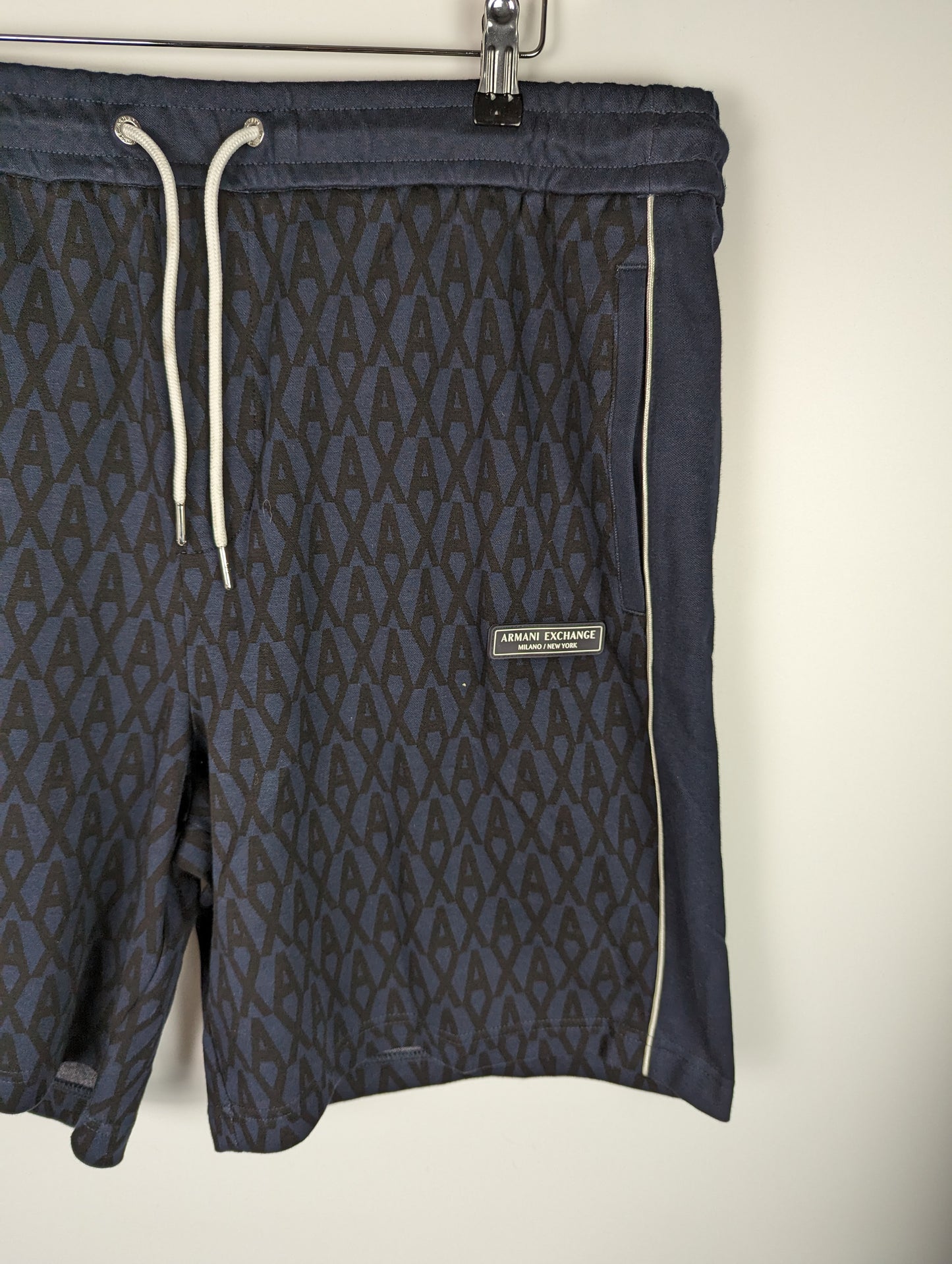 ARMANI EXCHANGE Logo Jacquard Fleece Shorts - Blue / Black