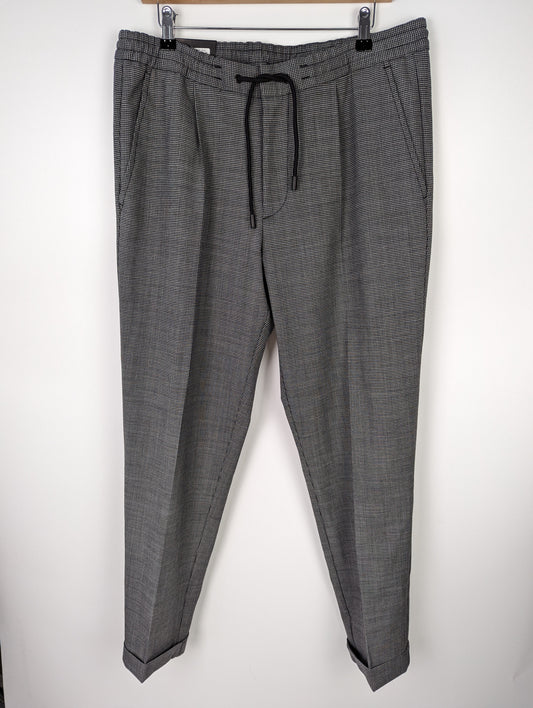 HUGO BOSS Mens Kirio-Pleats-D Trousers - Black / Grey