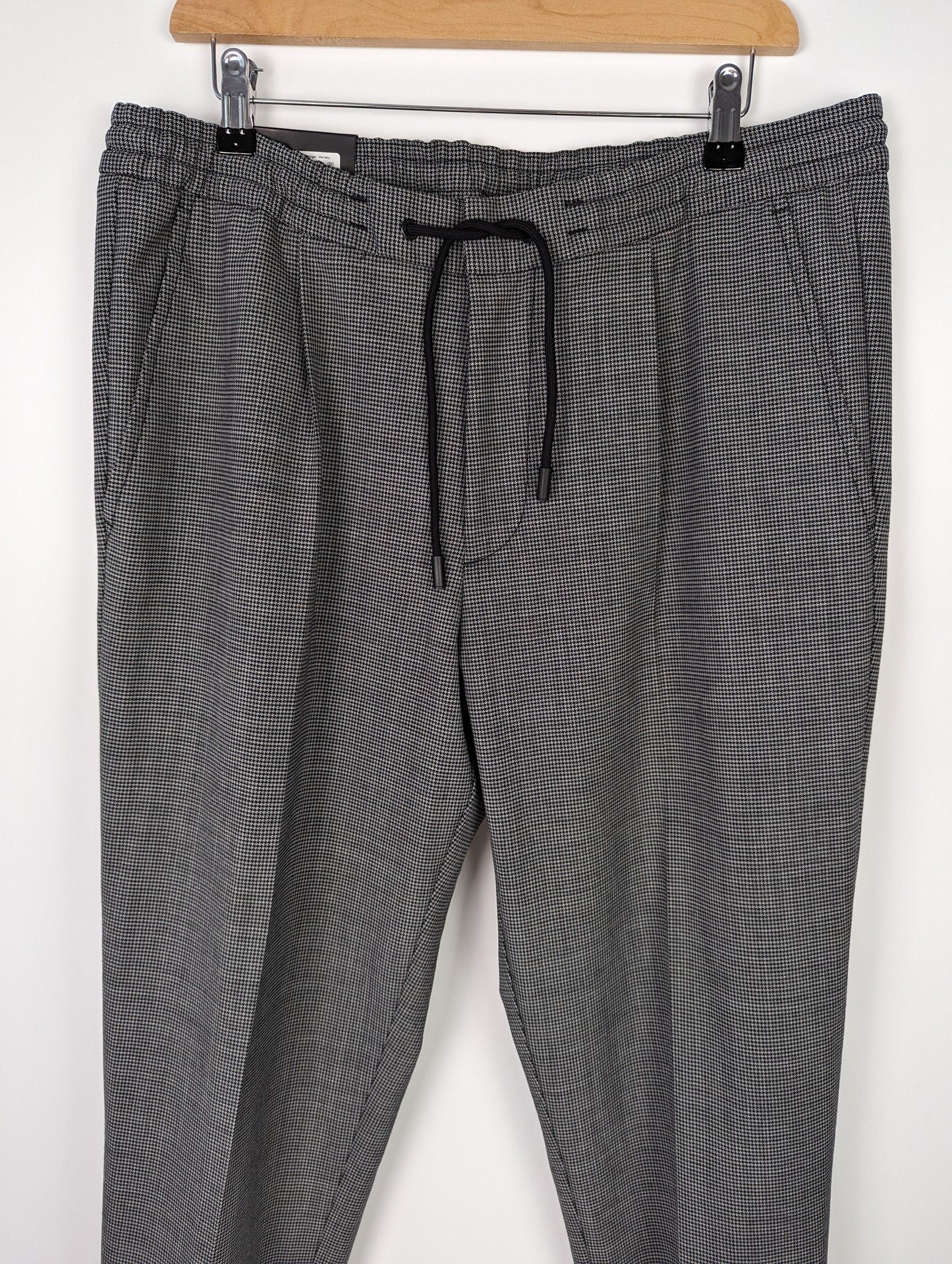 HUGO BOSS Mens Kirio-Pleats-D Trousers - Black / Grey