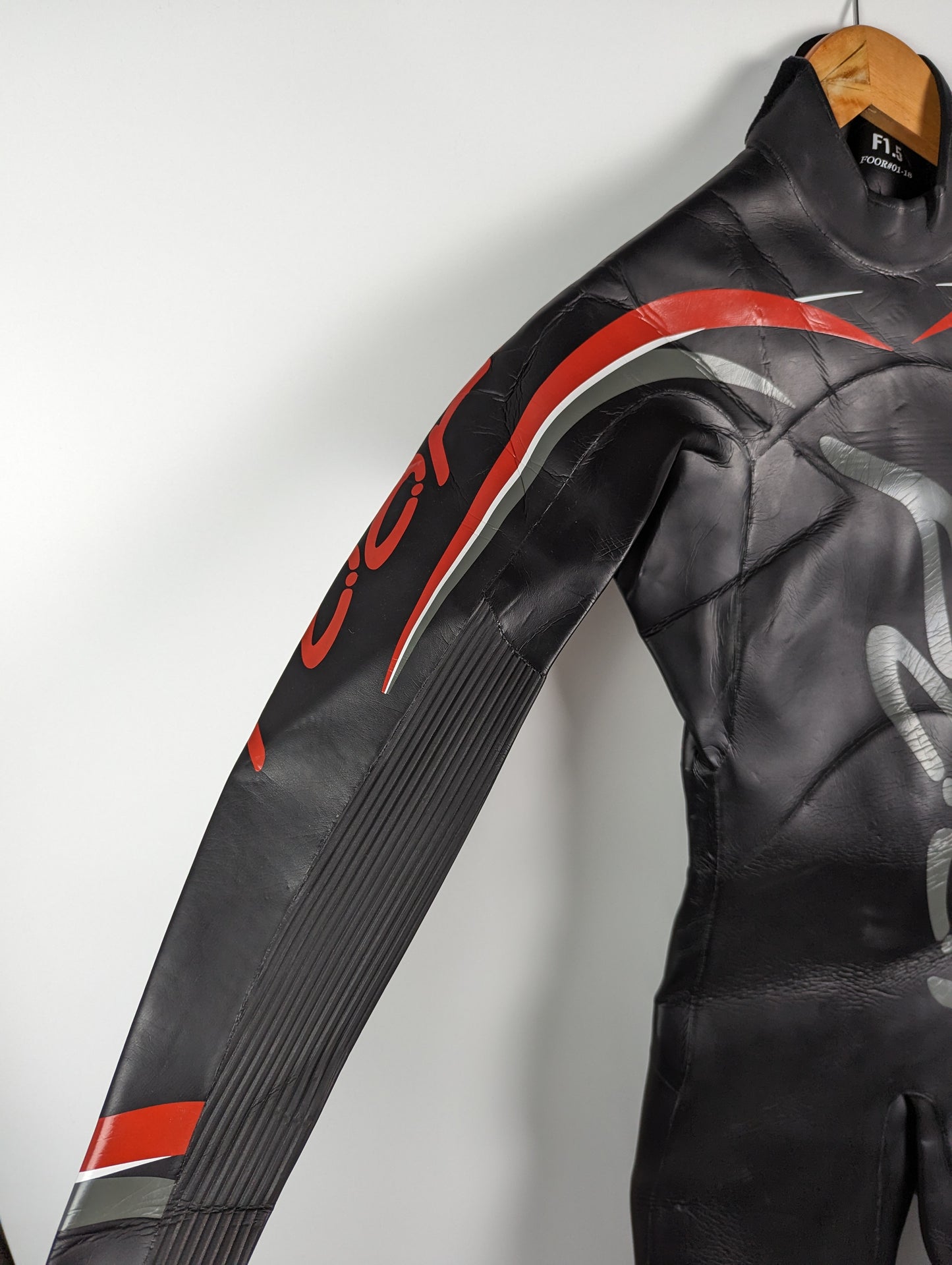 Floor Womens Wetsuit - Black / Red