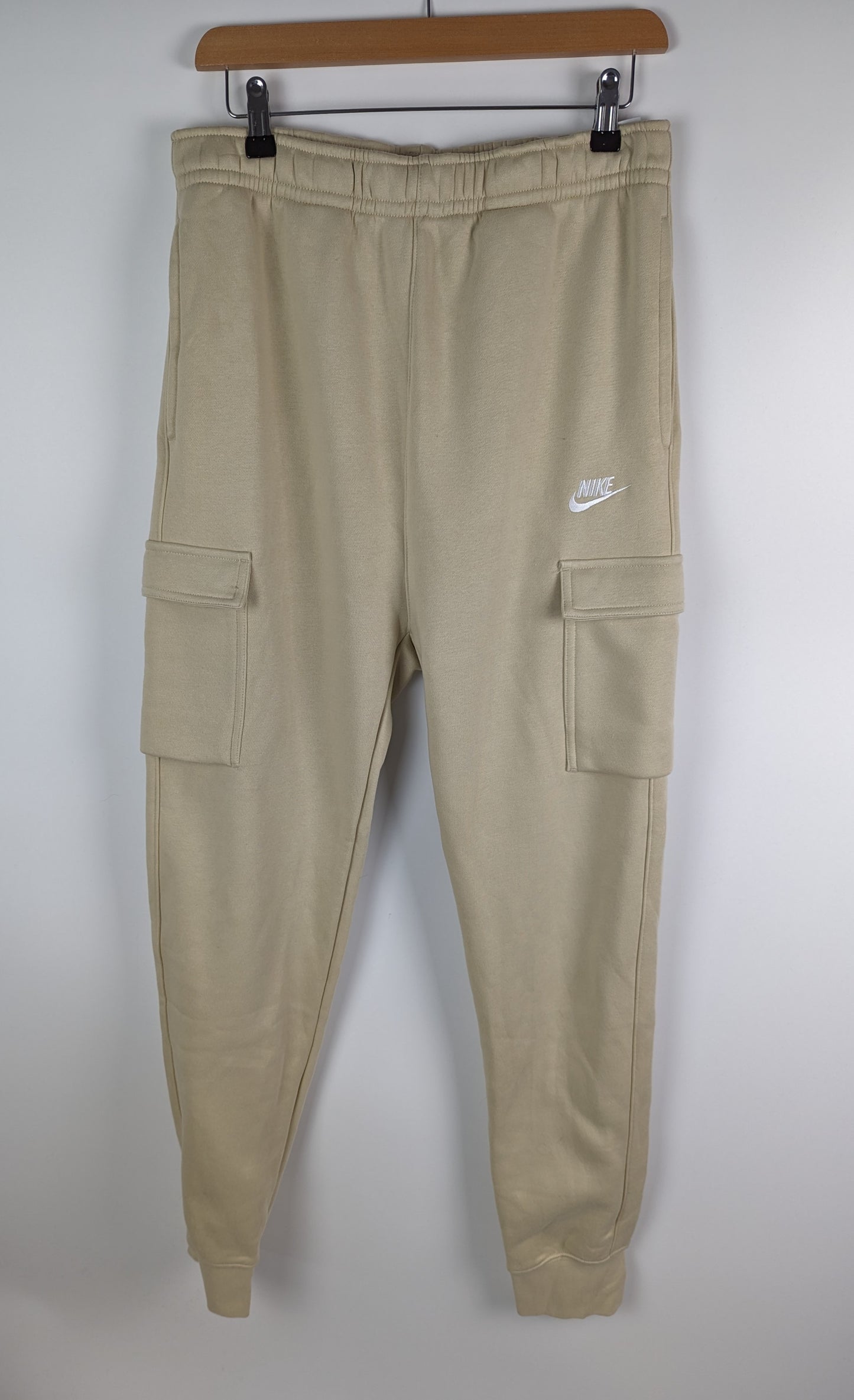 Nike Sportswear Club Fleece Men's Cargo Joggers - Beige