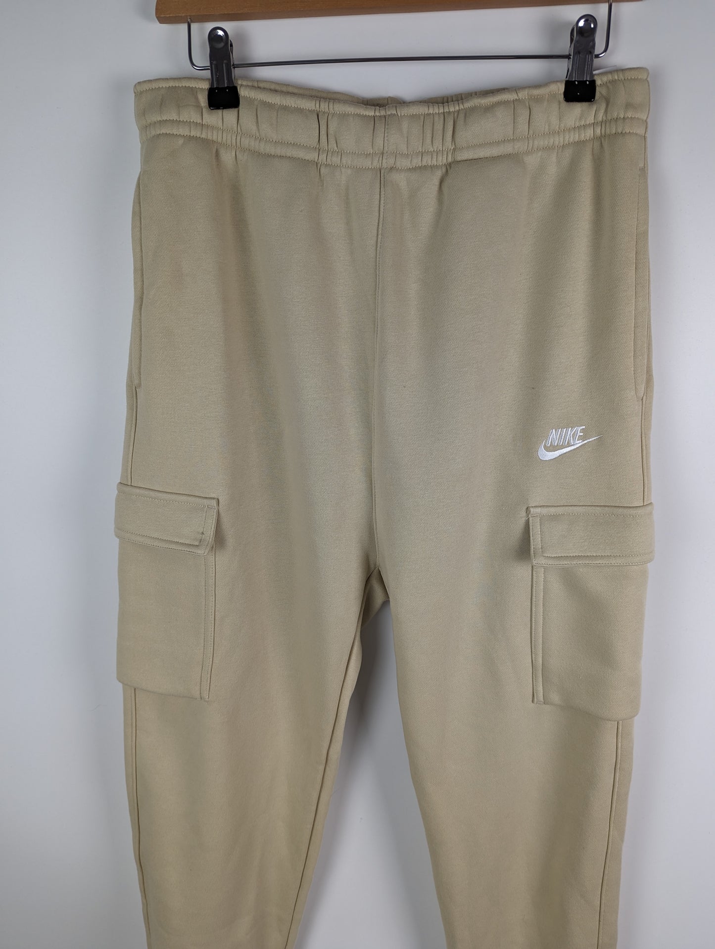 Nike Sportswear Club Fleece Men's Cargo Joggers - Beige