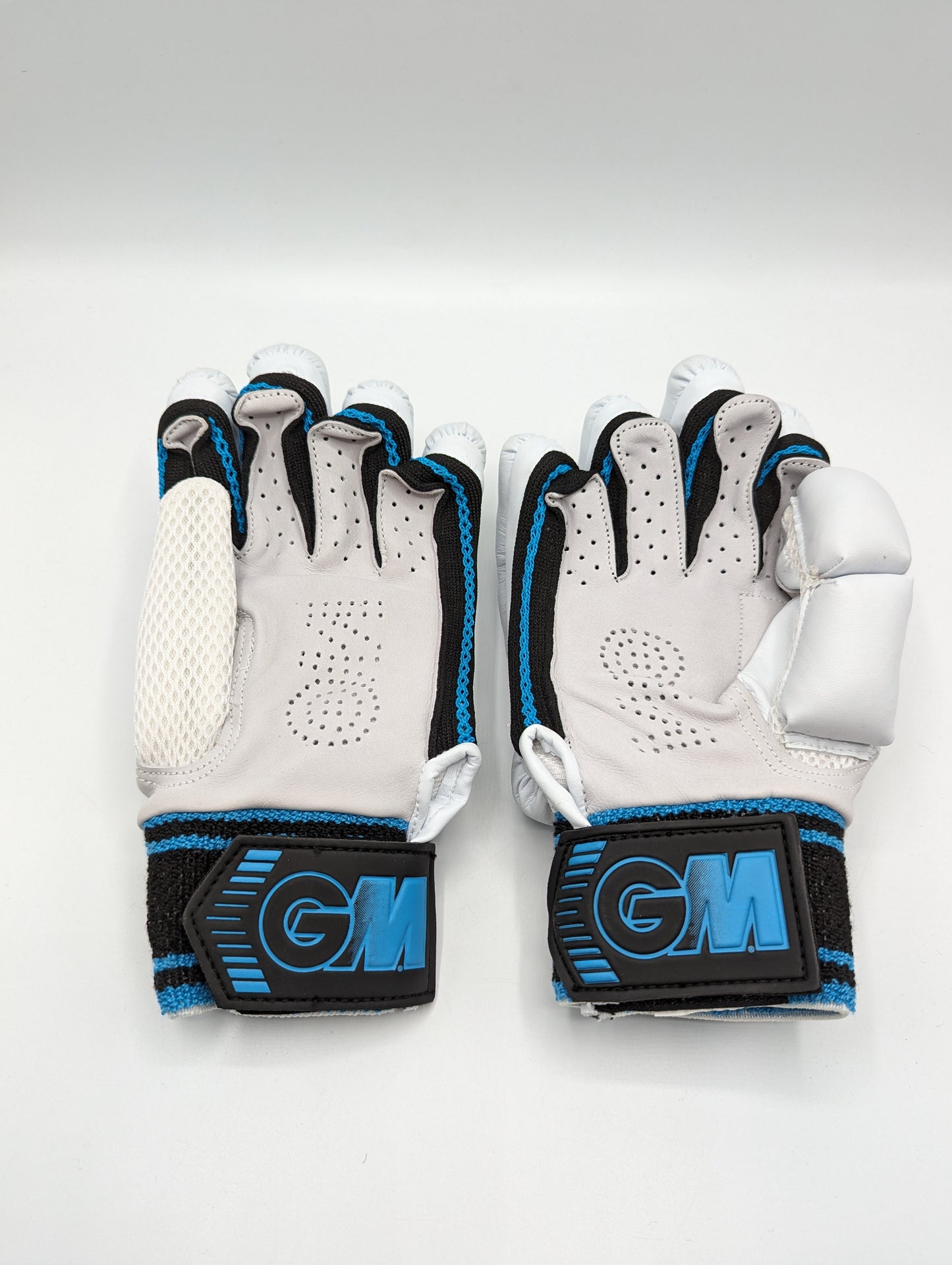 Gunn And Moore Diamond 400 Youth  Cricket Gloves - White