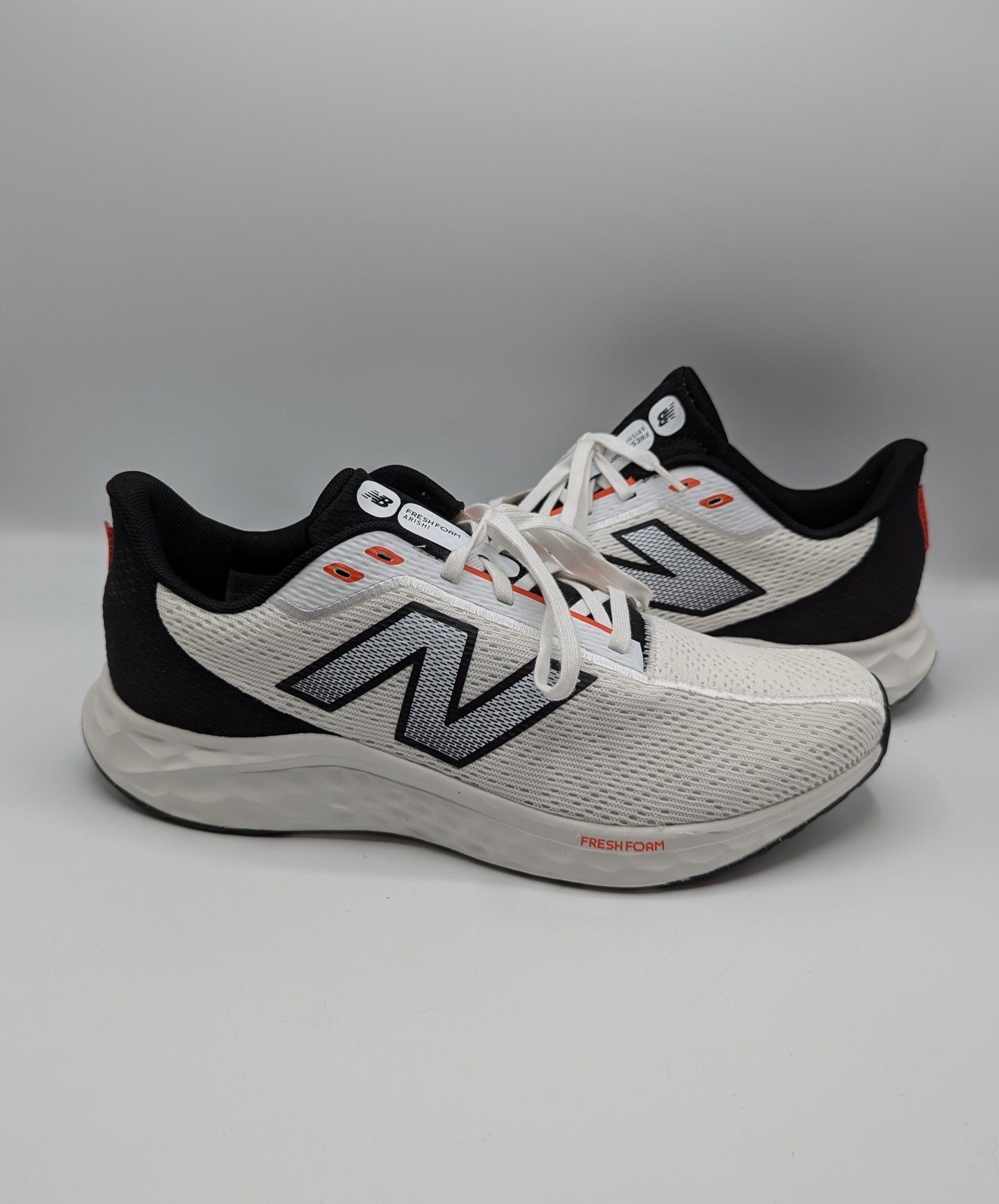 NEW BALANCE Fresh Foam Arishi v4 - 'White Black Neo Flame'