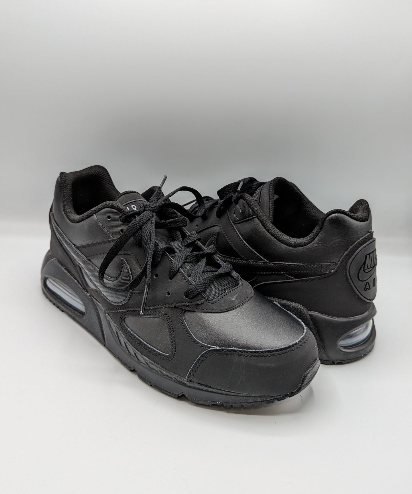 Nike Air Max IVO Trainers Mens - Black