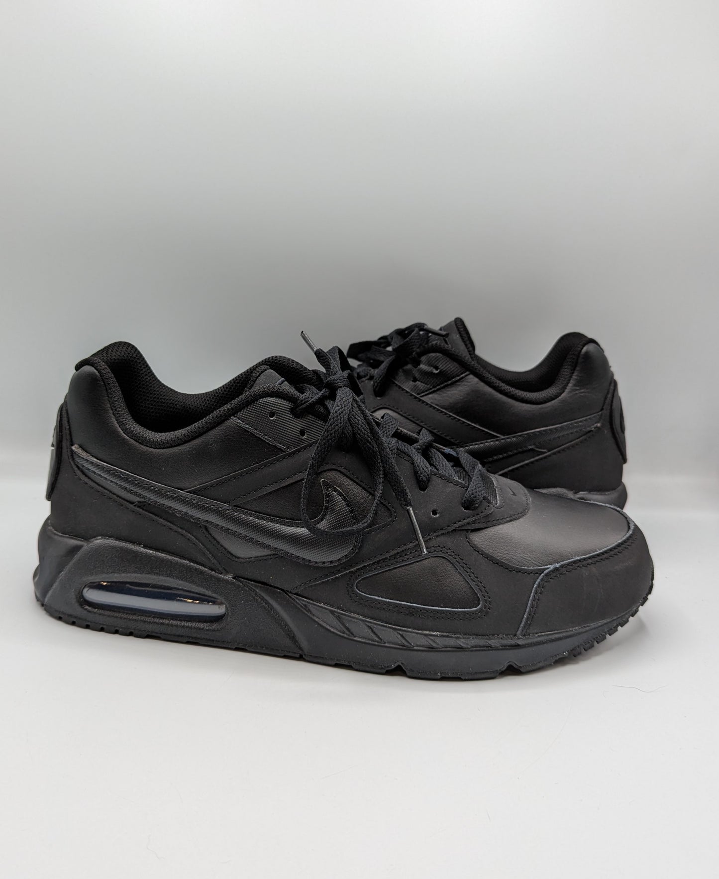 Nike Air Max IVO Trainers Mens - Black