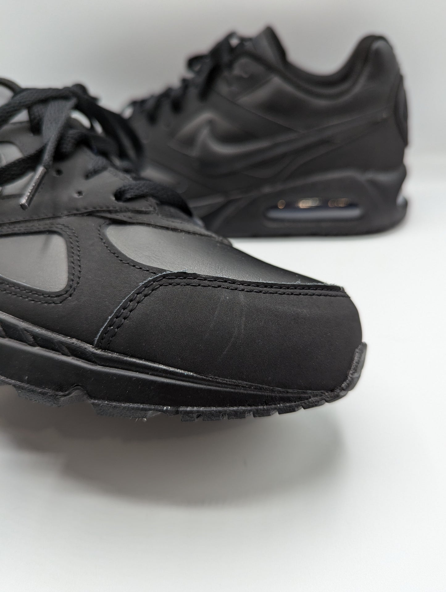 Nike Air Max IVO Trainers Mens - Black