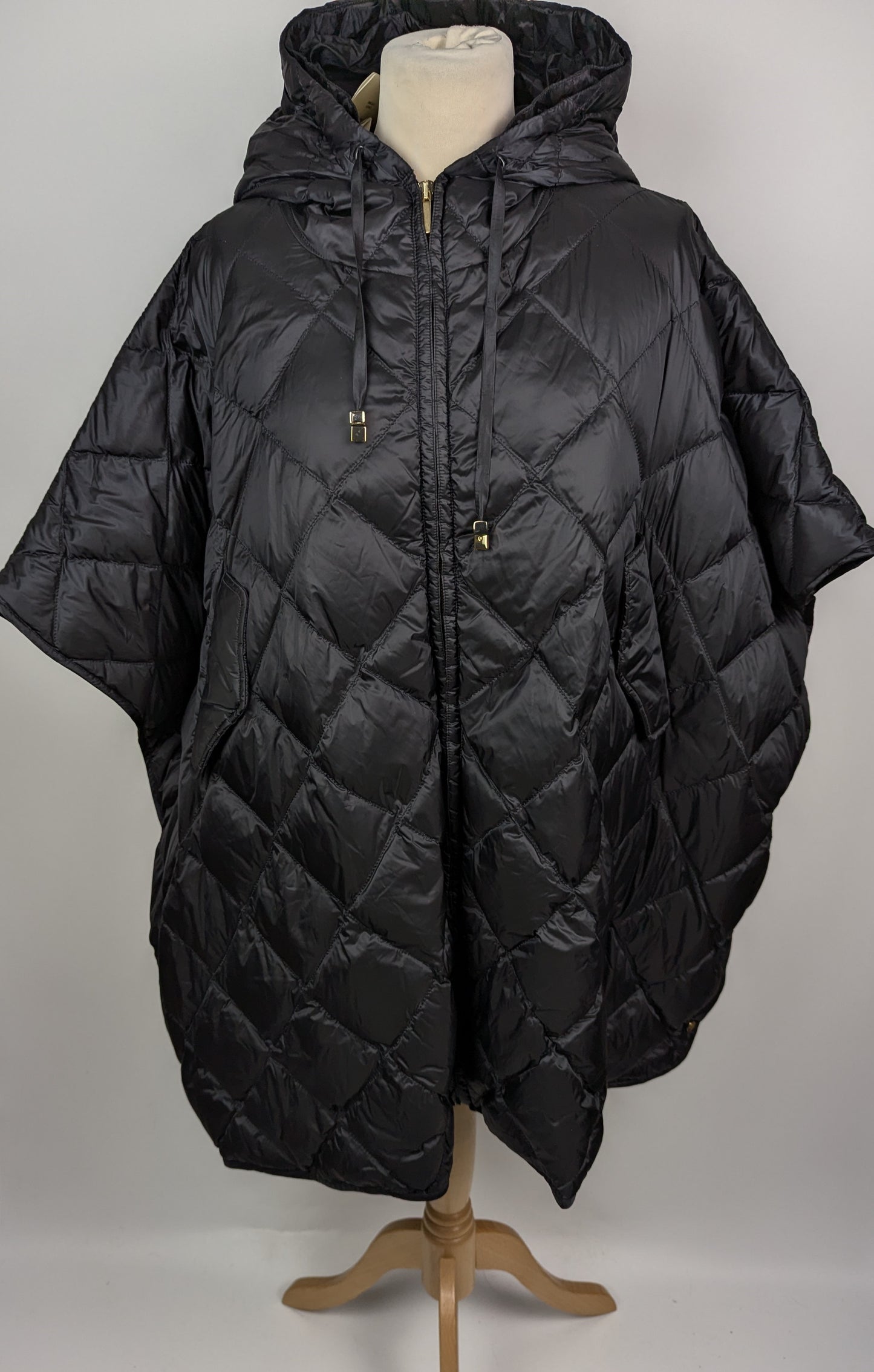 Max Mara Womens Quilted Poncho / Cape- Black