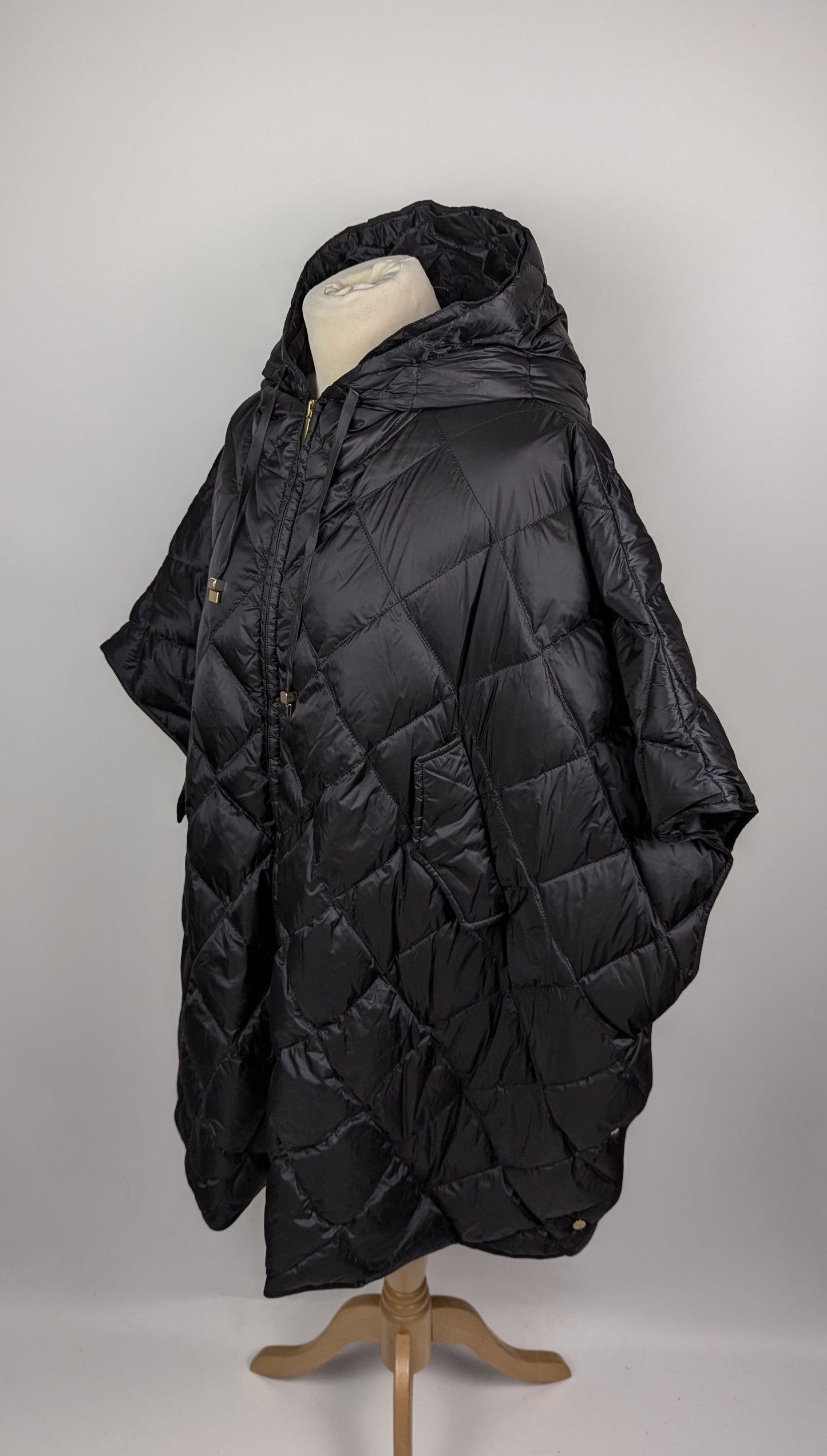 Max Mara Womens Quilted Poncho / Cape- Black